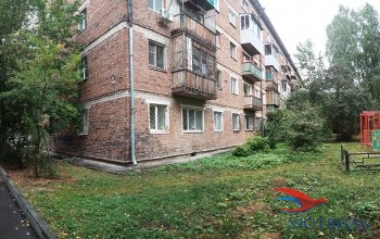 Доля в двушке на Уралмаше в Невьянске - nevyansk.yutvil.ru - фото 1